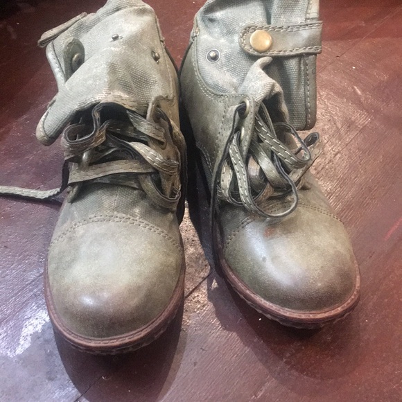 New green bootie - Picture 4 of 4